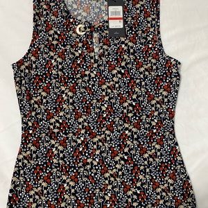 Sleeveless woman’s top